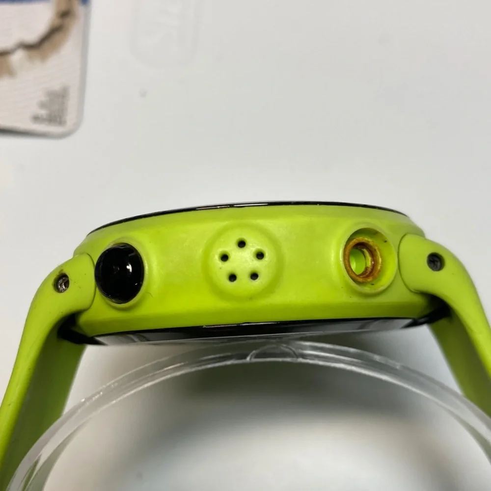 Suunto D4i slime green dive watch, PARTS OR RESTORE, buttons loose, new battery